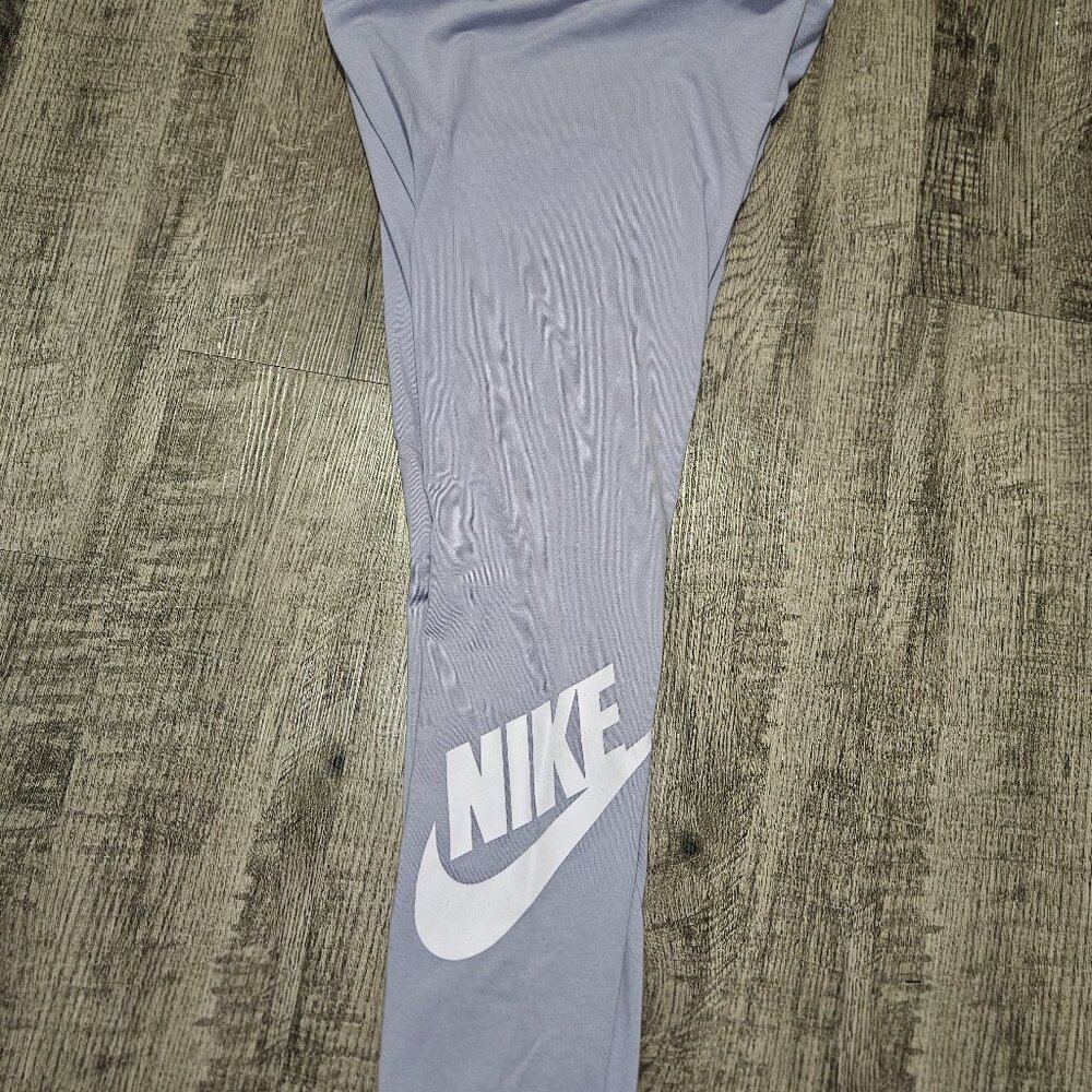 NIKE LEGGINGS BRAND NEW WITH TAGS SIZE M
